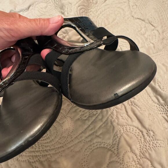 Karen Scott Black Geometric Slide Sandals - Picture 8 of 10